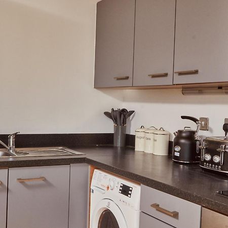 Central Leeds Dock Apt, Free Secure Parking! 2 Bed Exterior photo