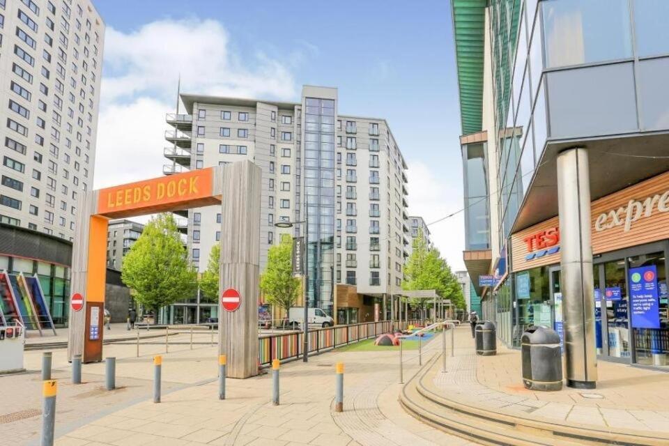 Central Leeds Dock Apt, Free Secure Parking! 2 Bed Exterior photo