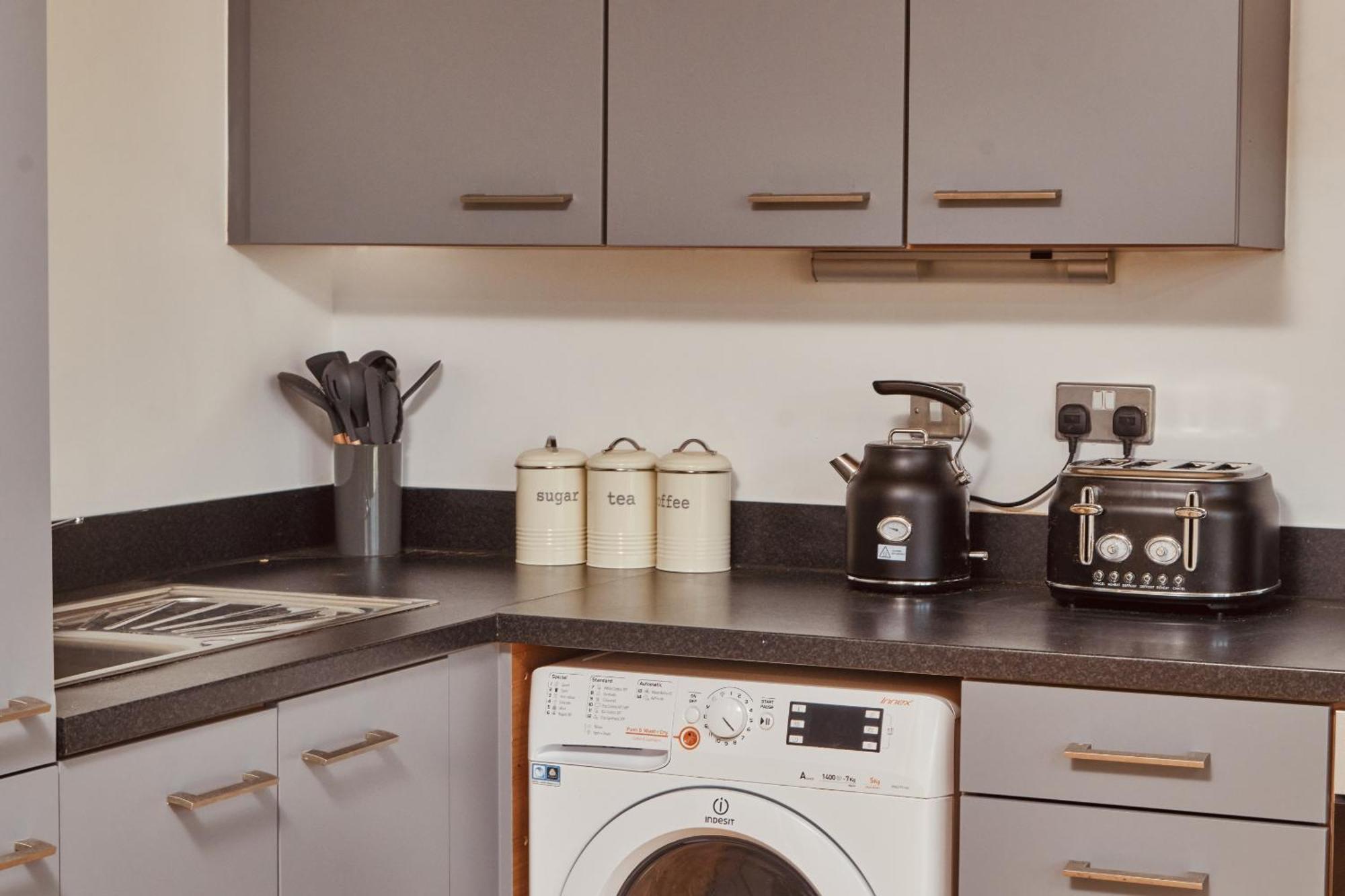 Central Leeds Dock Apt, Free Secure Parking! 2 Bed Exterior photo